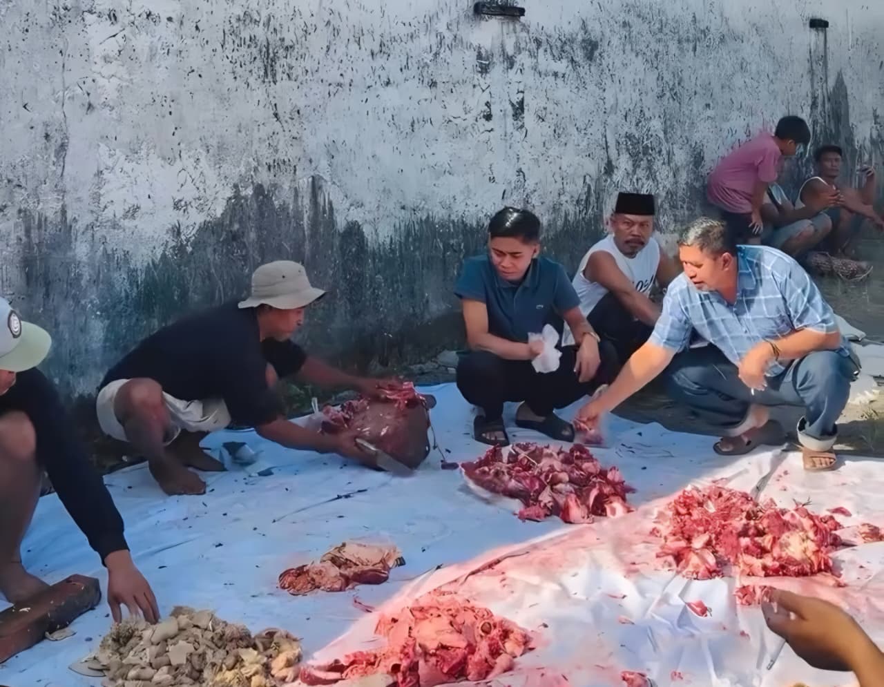 Bupati Lotim Berkurban untuk Masyarakat, Direktur PDAM Turun Langsung di Kembang Kuning