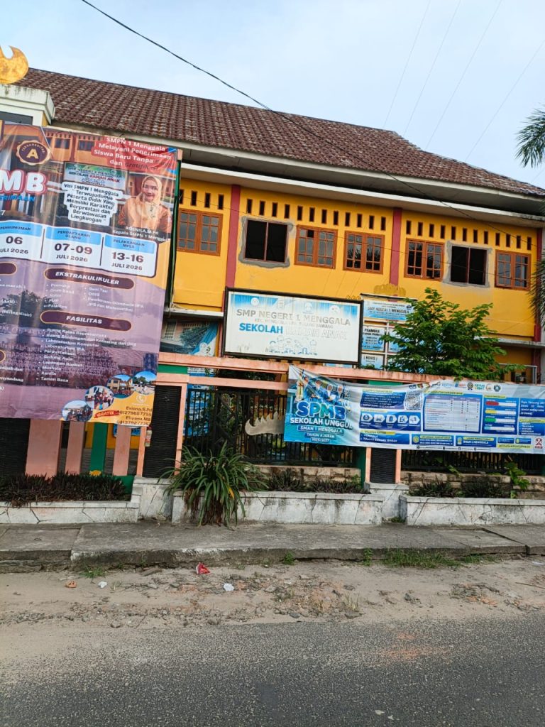 Diduga Korupsikan Dana BOS. Oknum Kepala Sekolah SMP Negeri 01 Mengala Tuba Tidak Mau di Komfirmasi Awak Media