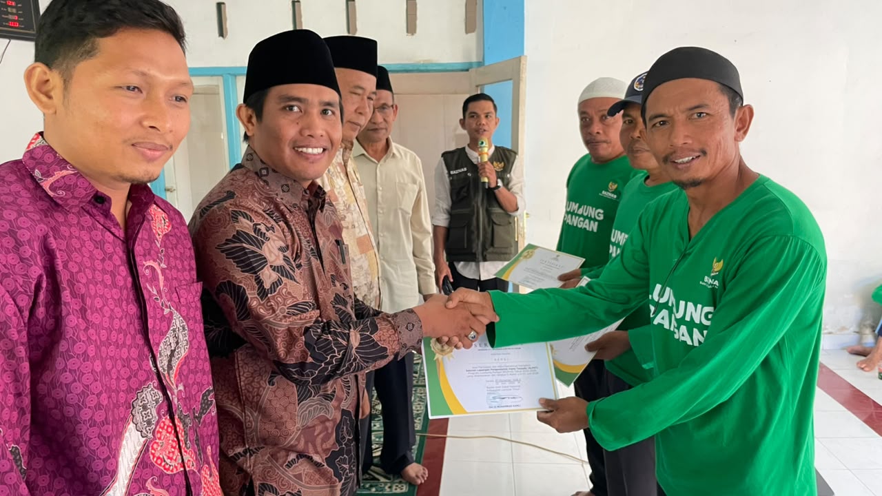 BAZNAS Lombok Timur Perkuat Ketahanan Pangan, Puluhan Petani Masbagik Rampungkan Sekolah Lapang Pengendalian Hama