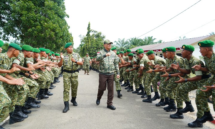 Menhan RI Didampingi Kasdam I/BB Kunjungi Yonif TP 902/SPG, Tinjau Fasilitas dan Beri Motivasi Prajurit
