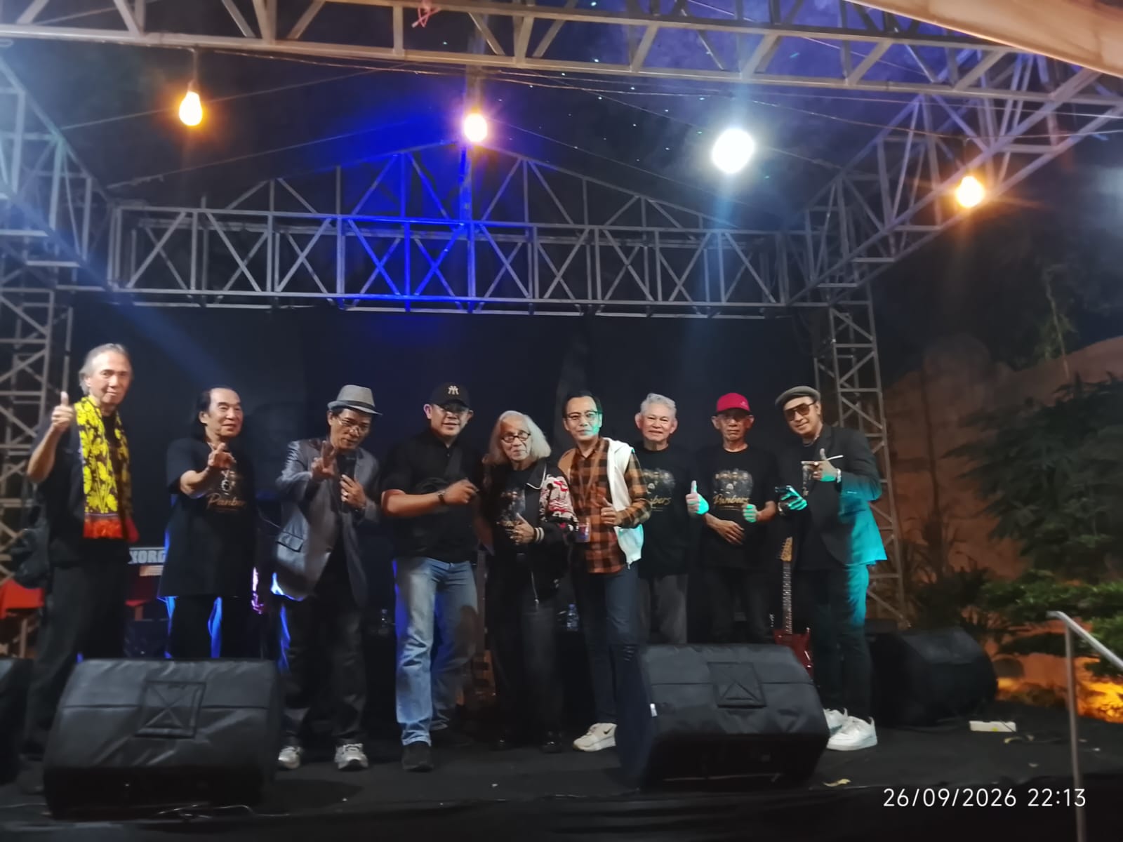 Panbers Hadirkan Malam Nostalgia: Lagu Legendaris Mengalun Meriah di Meetpoint Resto Tangerang